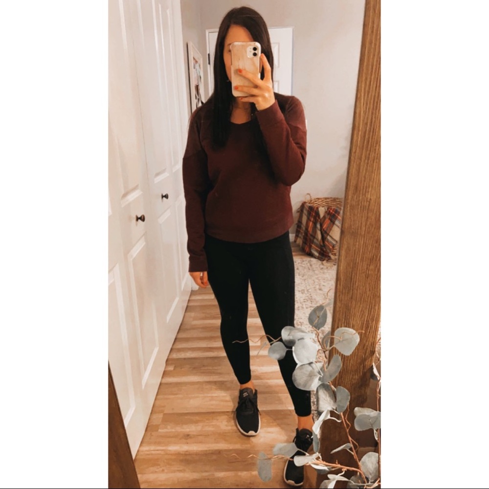 The north face cropped maroon sweatshirt smalll s